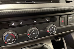 valkoinen Volkswagen Transporter 2021 kuva 31.