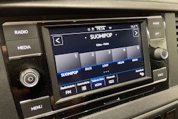 valkoinen Volkswagen Transporter 2021 kuva 32.
