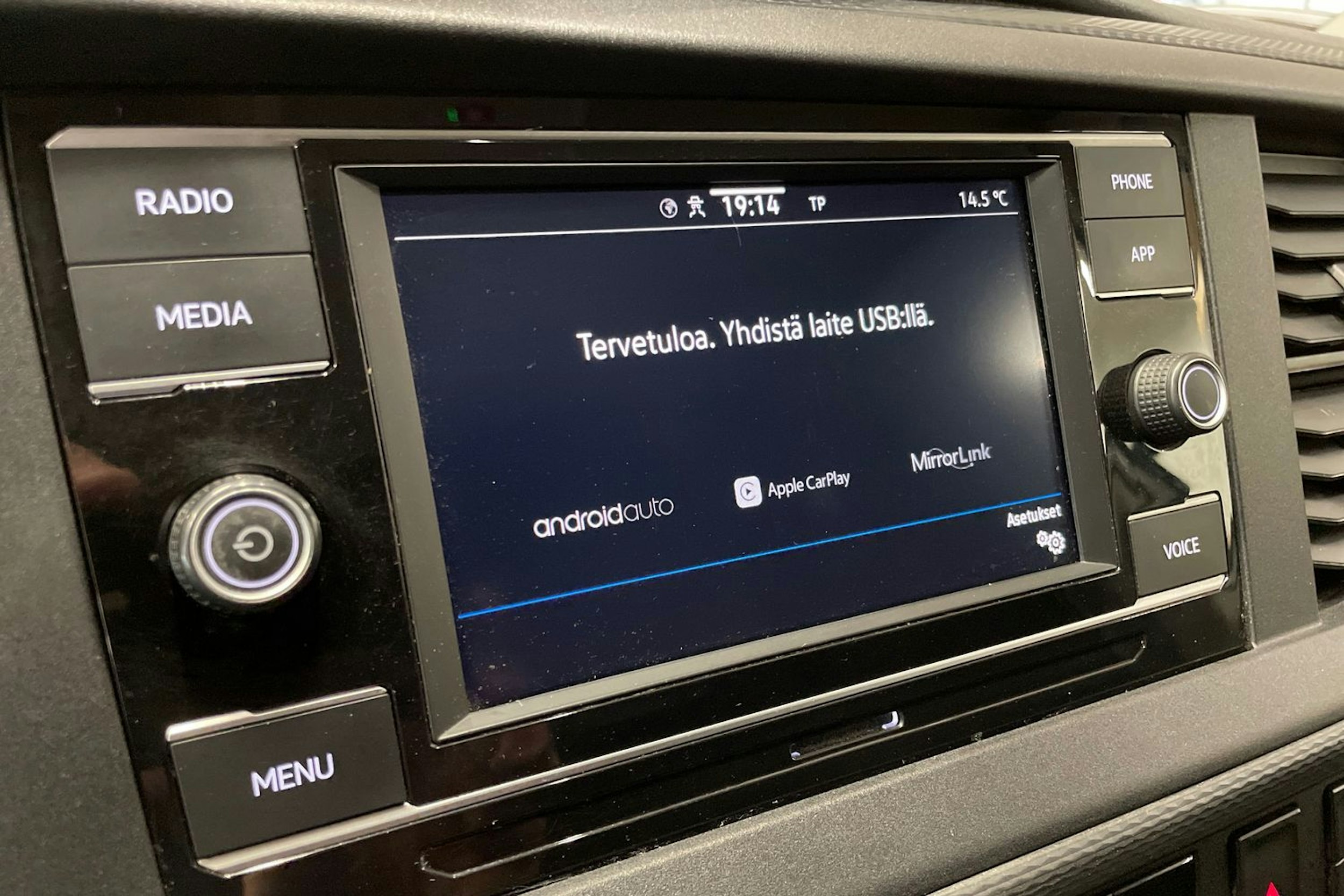 valkoinen Volkswagen Transporter 2021 kuva 36.