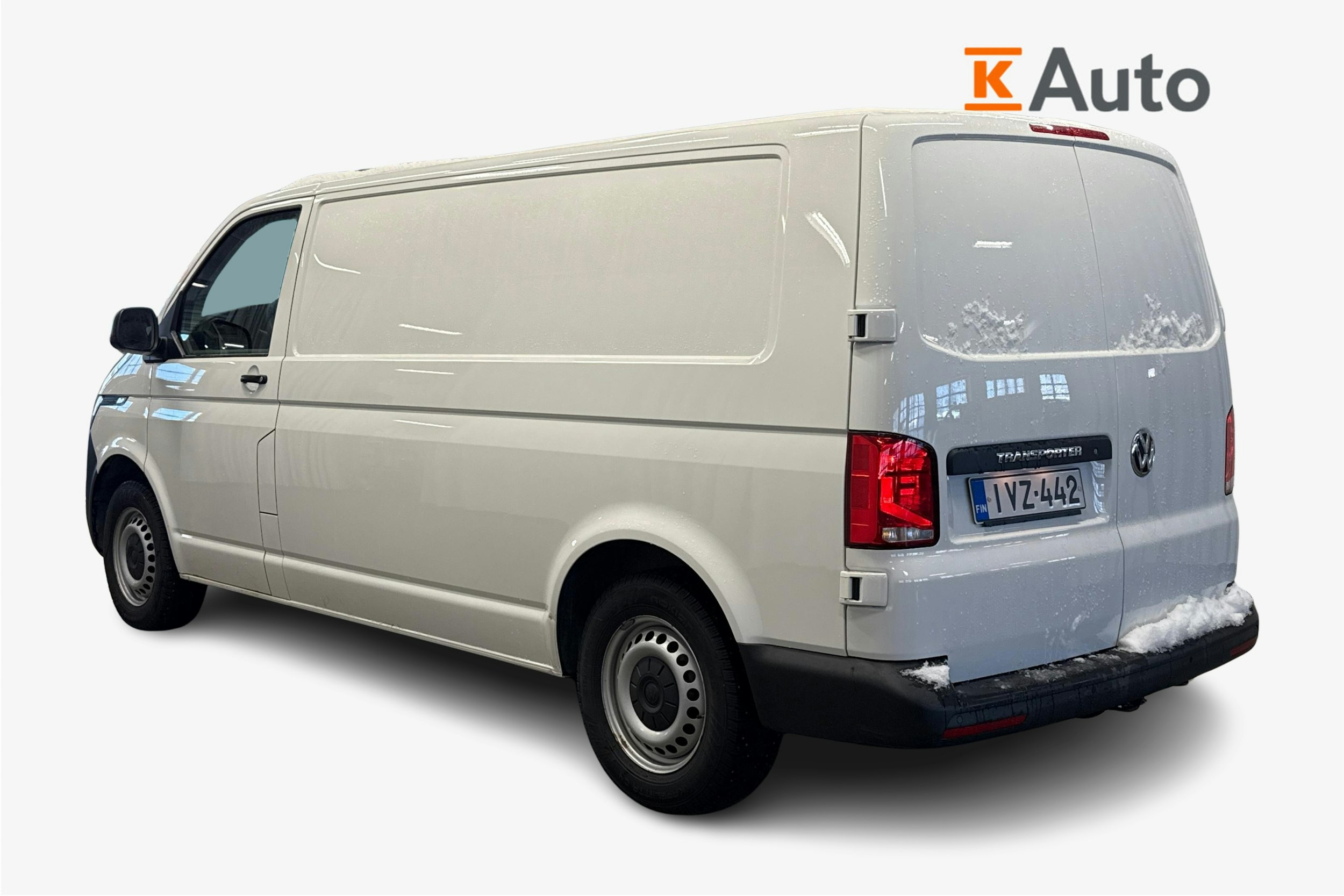 valkoinen Volkswagen Transporter 2021 kuva 2.