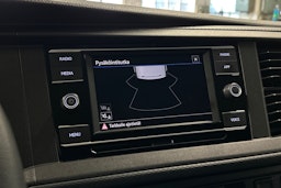 valkoinen Volkswagen Transporter 2021 kuva 16.