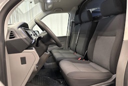 valkoinen Volkswagen Transporter 2021 kuva 19.
