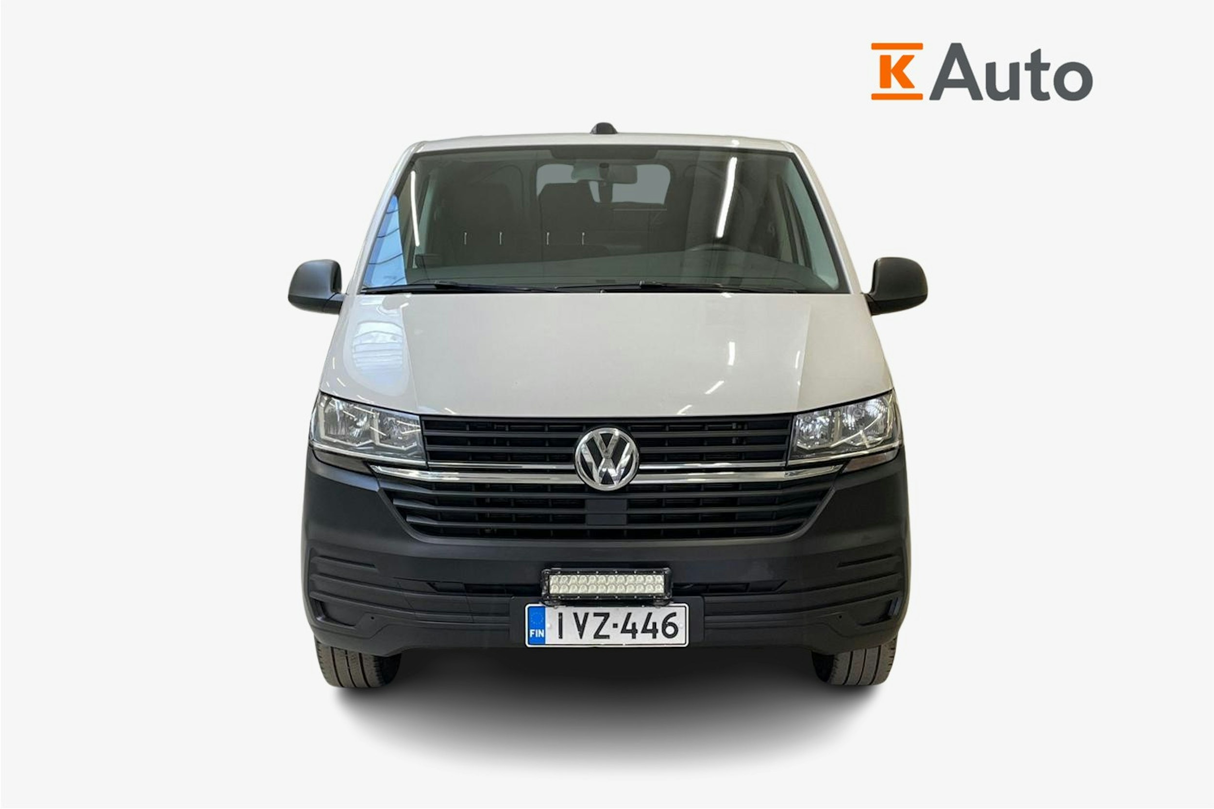 valkoinen Volkswagen Transporter 2021 kuva 5.