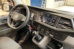 valkoinen Volkswagen Transporter 2021 kuva 13.