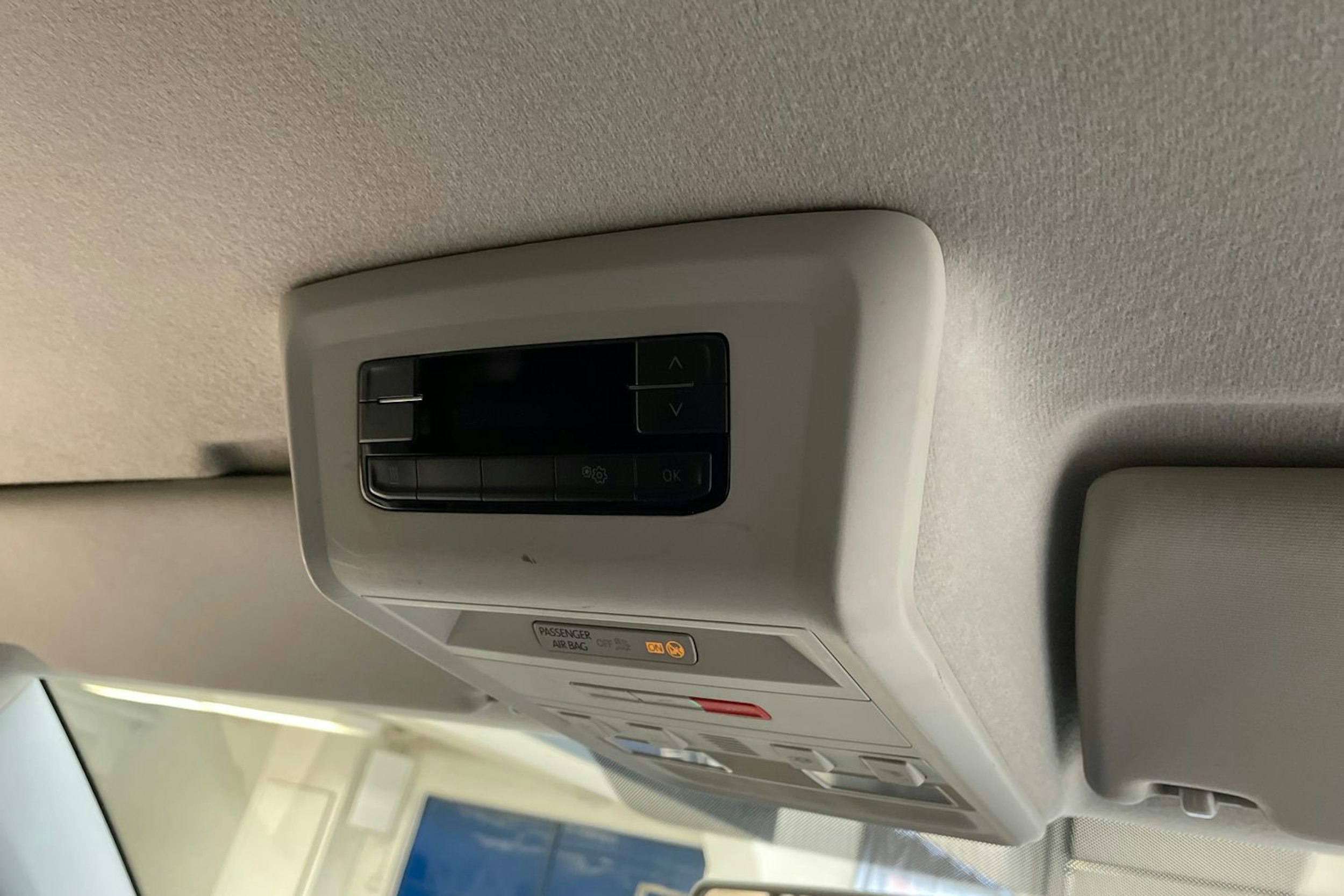 valkoinen Volkswagen Transporter 2021 kuva 14.
