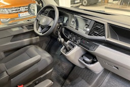 valkoinen Volkswagen Transporter 2021 kuva 13.