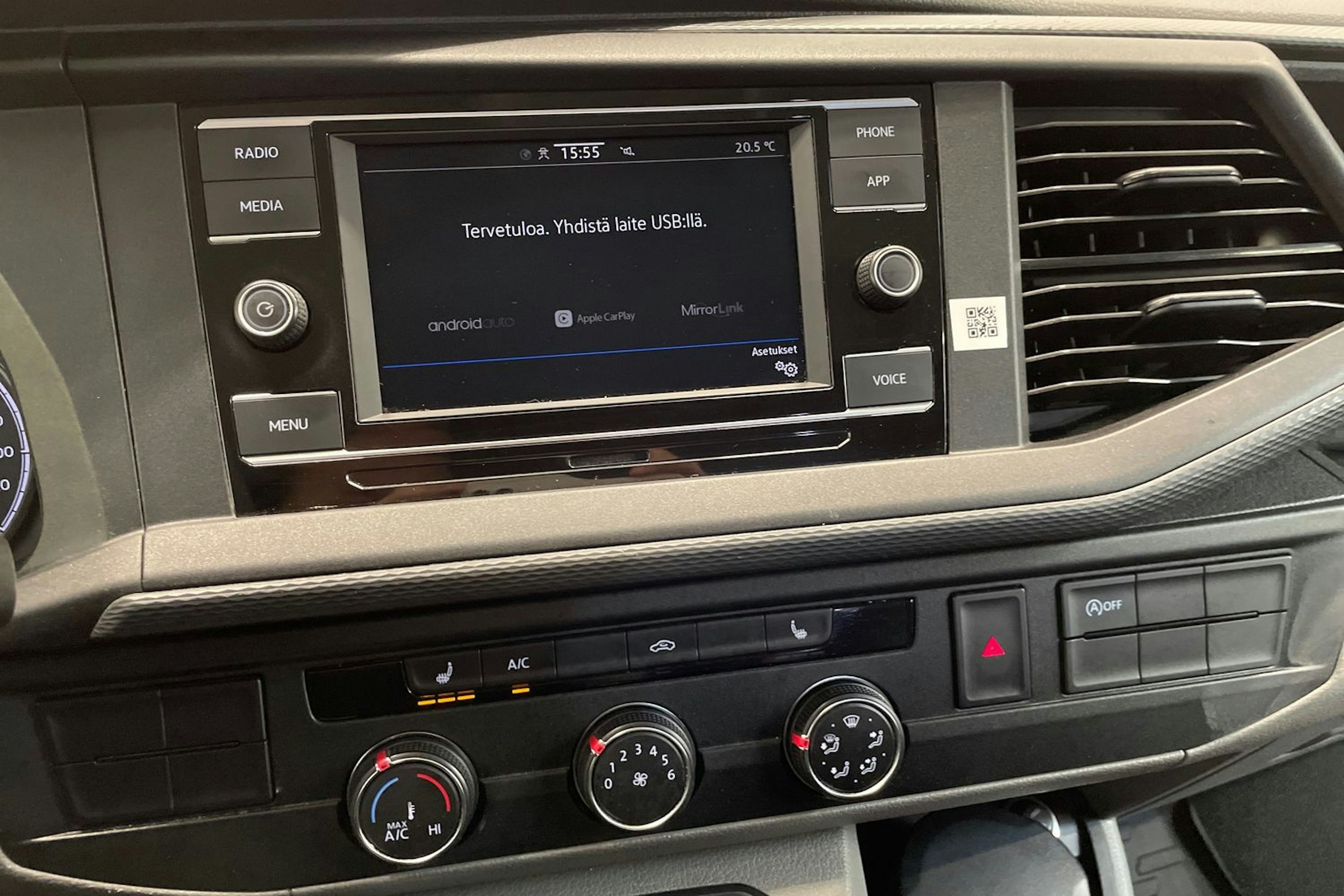 valkoinen Volkswagen Transporter 2021 kuva 25.