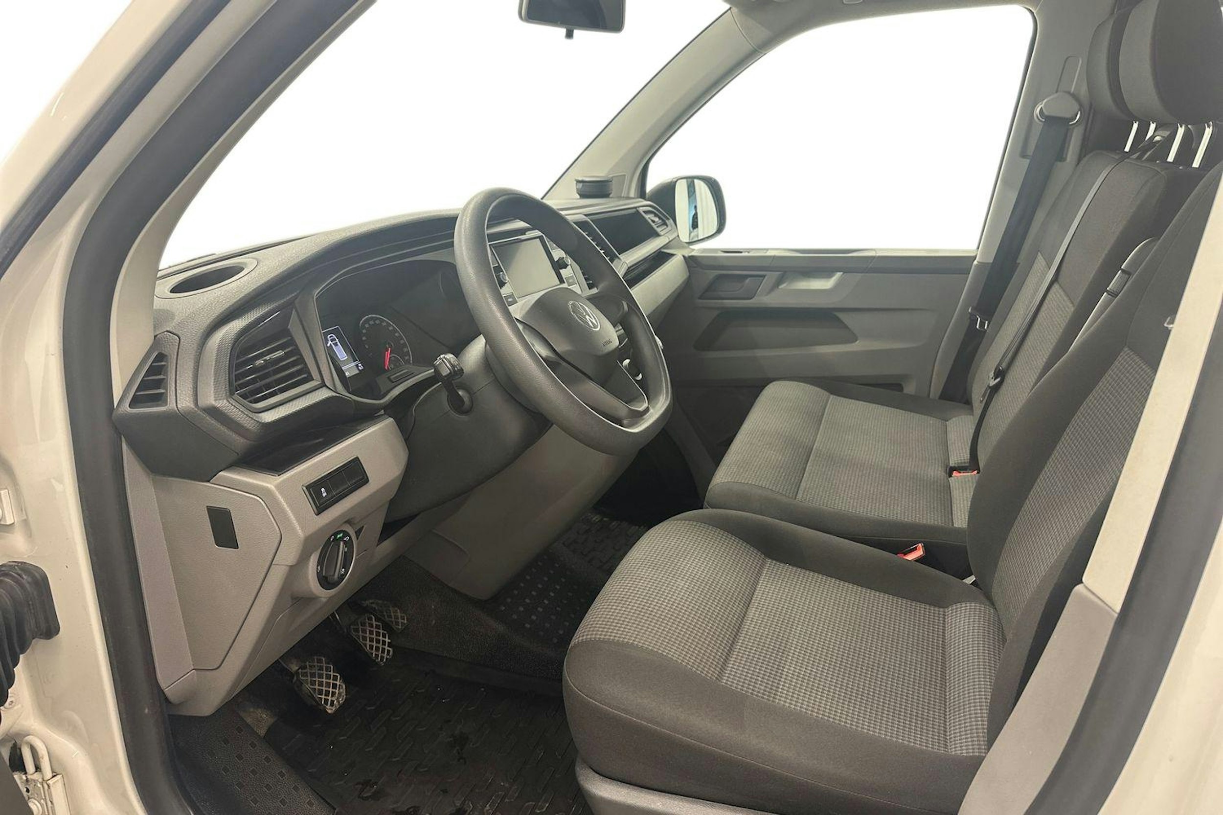 valkoinen Volkswagen Transporter 2021 kuva 8.