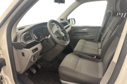 valkoinen Volkswagen Transporter 2021 kuva 8.