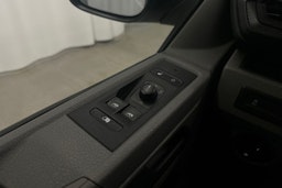 valkoinen Volkswagen Transporter 2021 kuva 20.