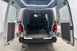valkoinen Volkswagen Transporter 2021 kuva 23.