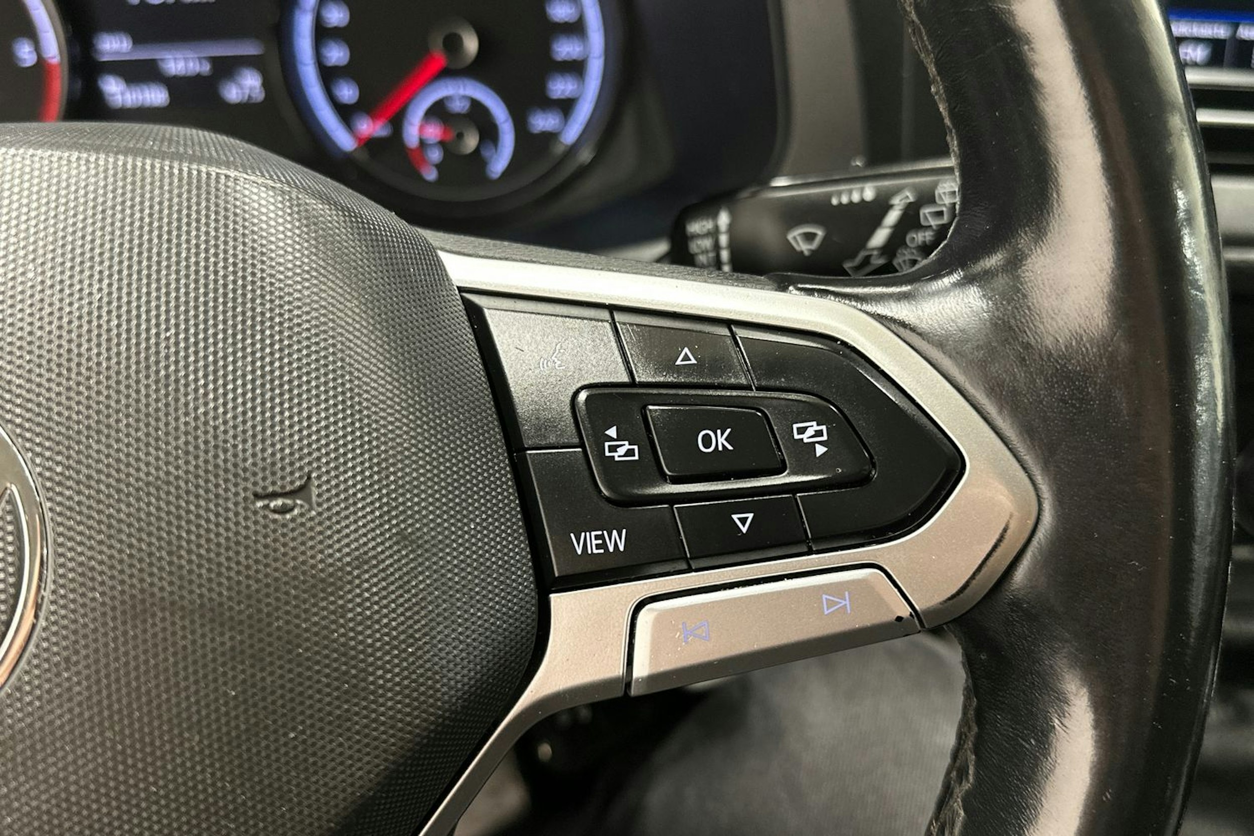 Valkoinen Volkswagen TRANSPORTER 2021 kuva 12.