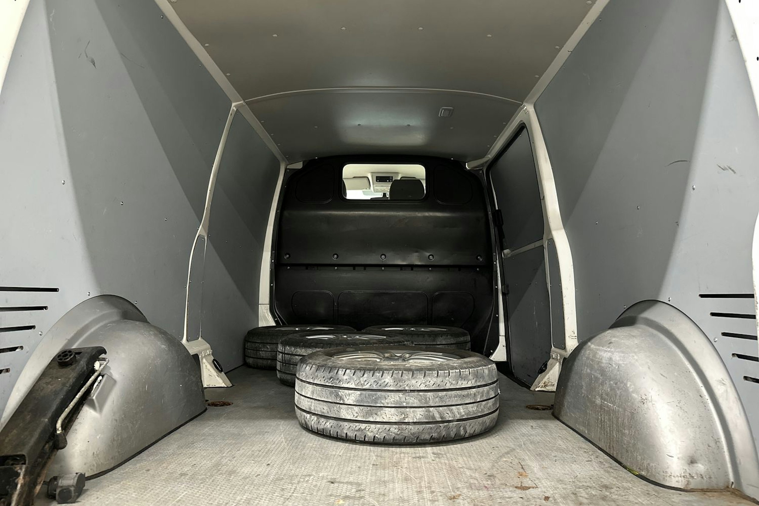 Valkoinen Volkswagen TRANSPORTER 2021 kuva 20.