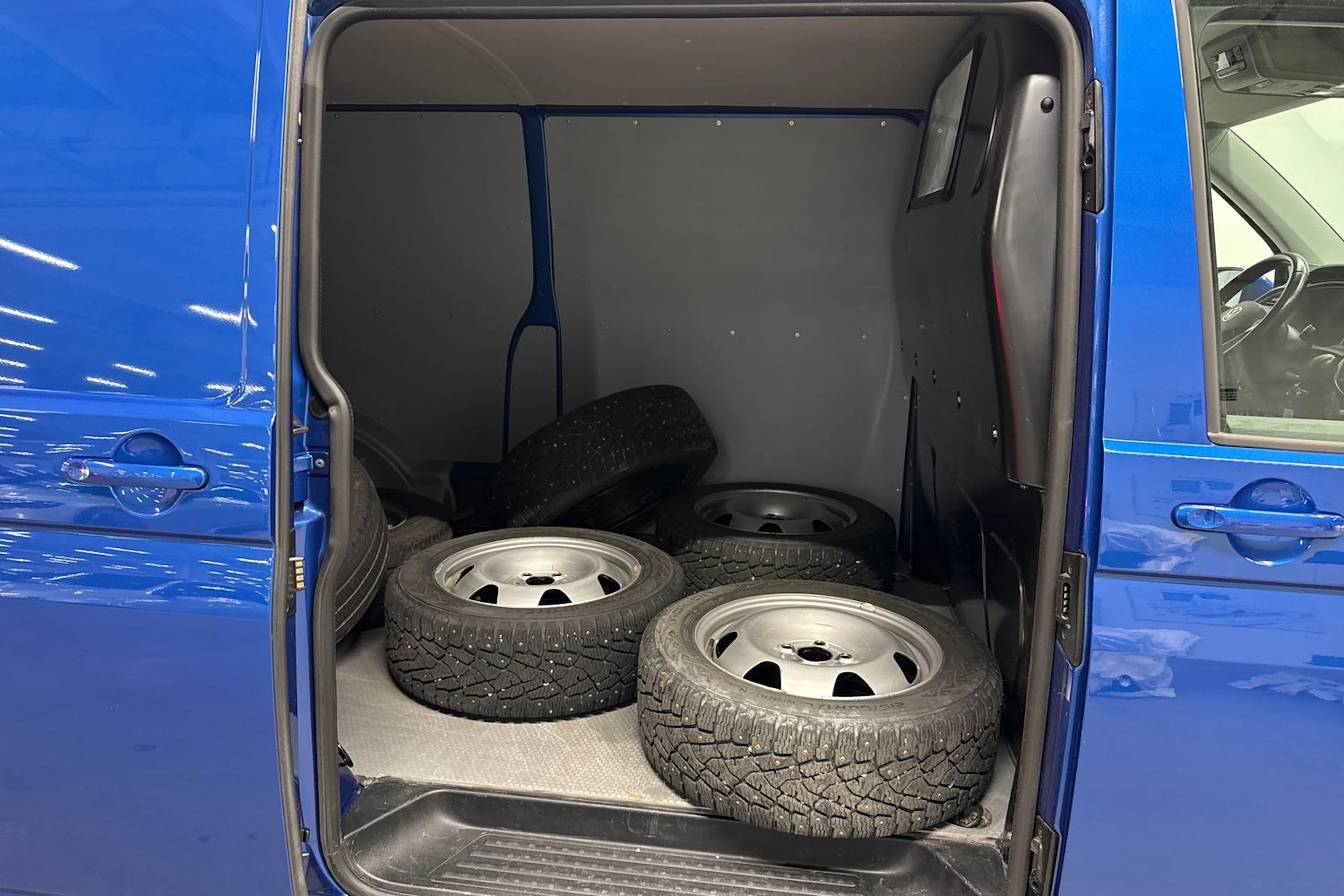 met. Sininen Volkswagen TRANSPORTER 2021 kuva 13.
