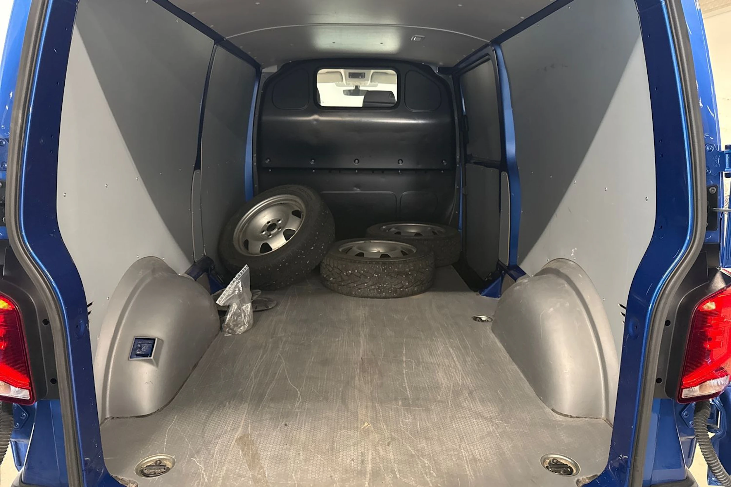 met. Sininen Volkswagen TRANSPORTER 2021 kuva 15.