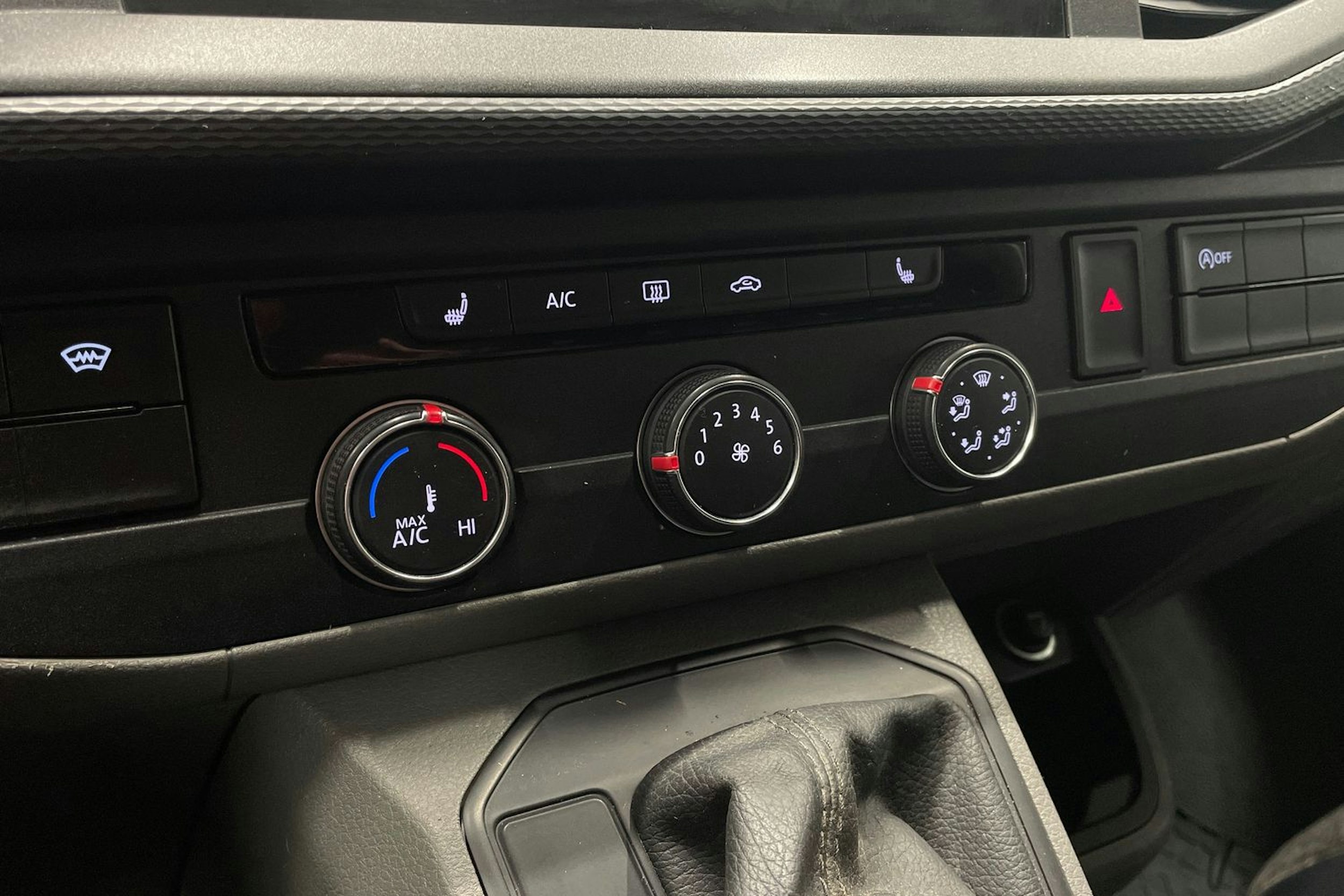 Sininen Volkswagen TRANSPORTER 2021 kuva 14.