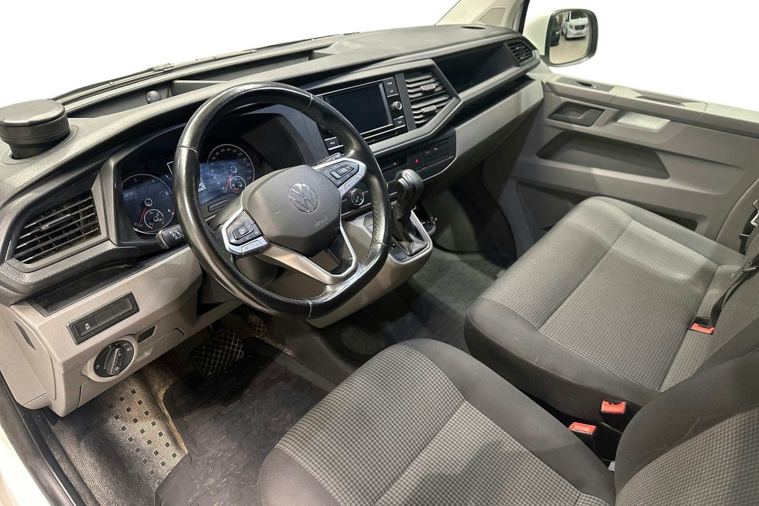 Valkoinen Volkswagen TRANSPORTER 2021 kuva 7.