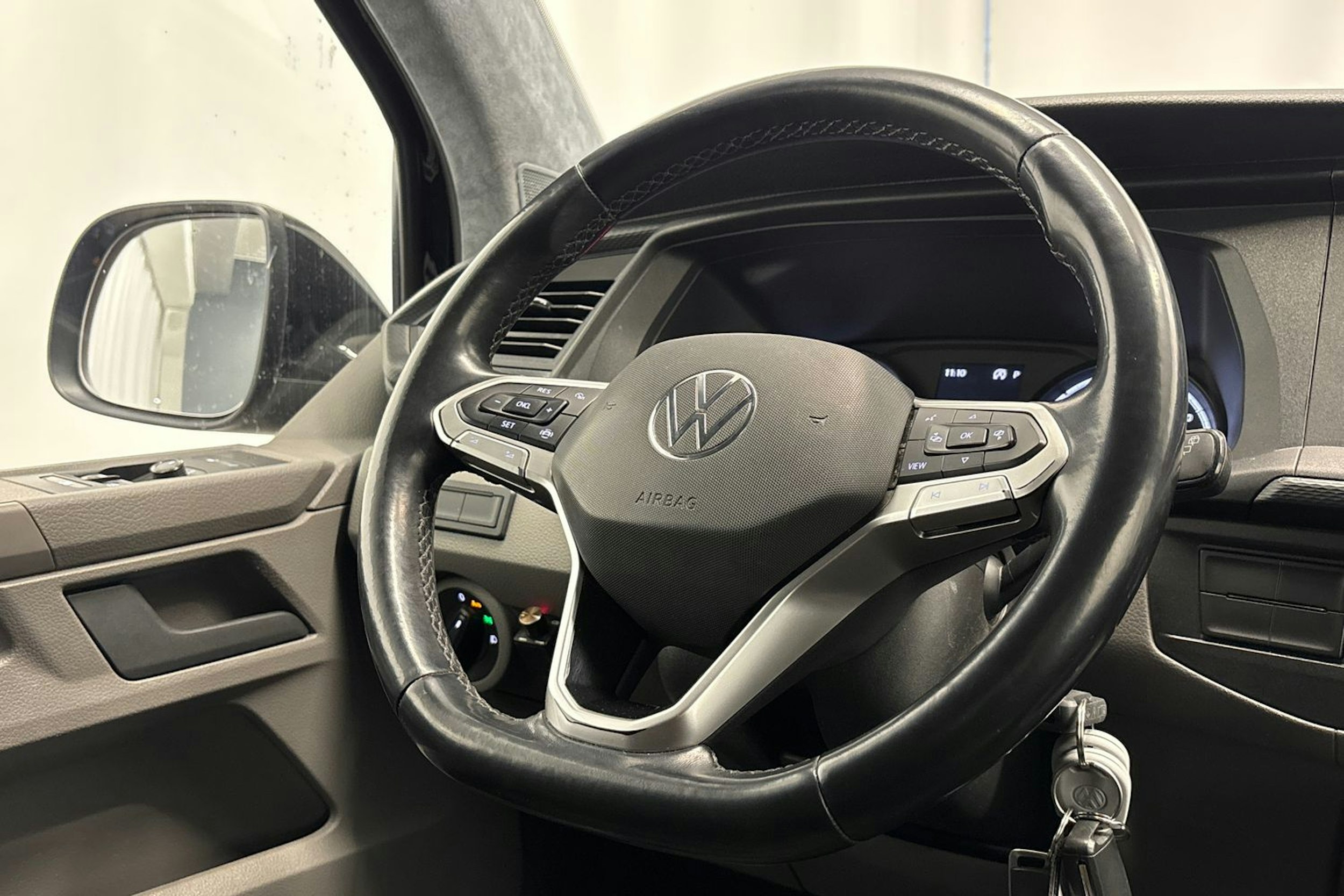 met. musta Volkswagen Transporter 2021 kuva 14.