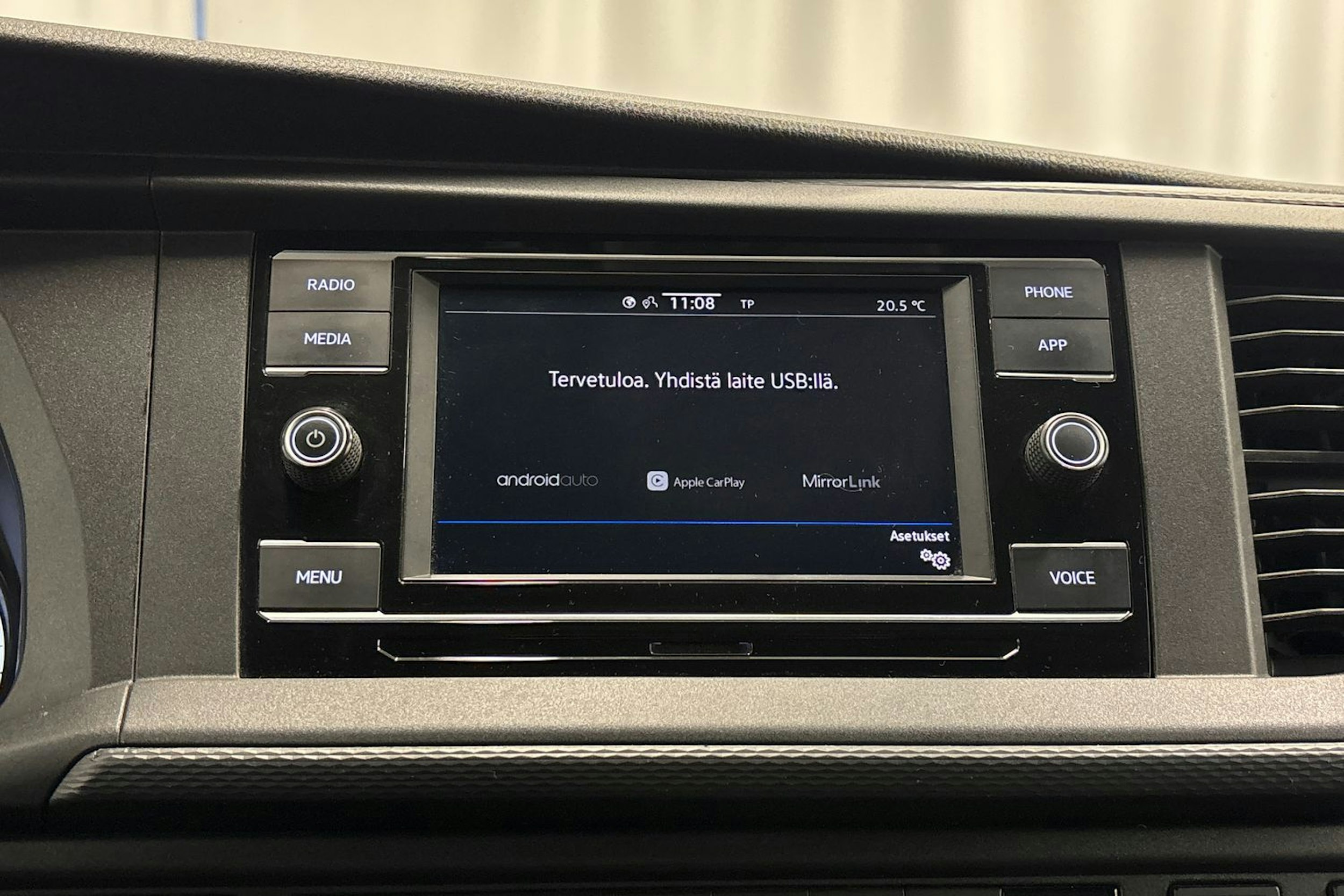 met. musta Volkswagen Transporter 2021 kuva 18.