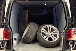 met. musta Volkswagen Transporter 2021 kuva 23.