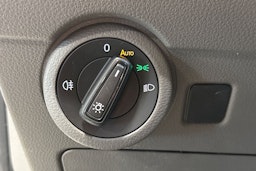 valkoinen Volkswagen Transporter 2021 kuva 16.