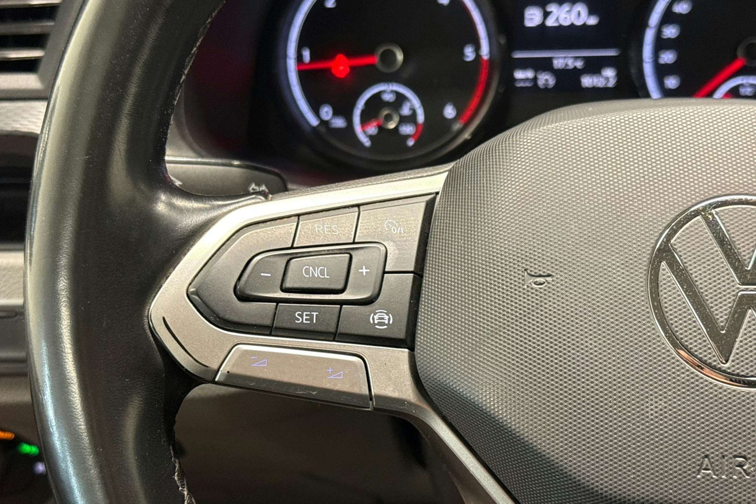 valkoinen Volkswagen Transporter 2021 kuva 18.