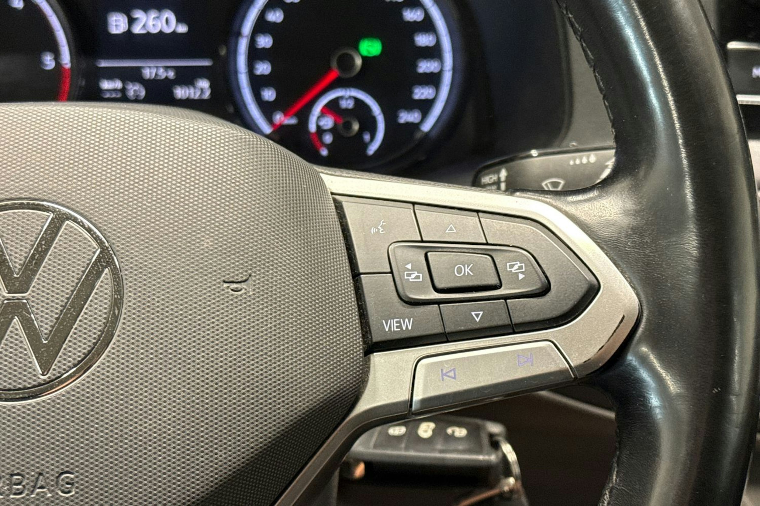 valkoinen Volkswagen Transporter 2021 kuva 19.