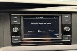 valkoinen Volkswagen Transporter 2021 kuva 20.
