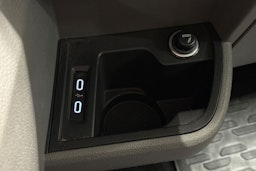 valkoinen Volkswagen Transporter 2021 kuva 24.