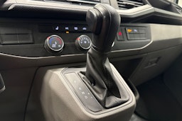 valkoinen Volkswagen Transporter 2021 kuva 26.