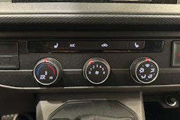 musta Volkswagen Transporter 2021 kuva 16.