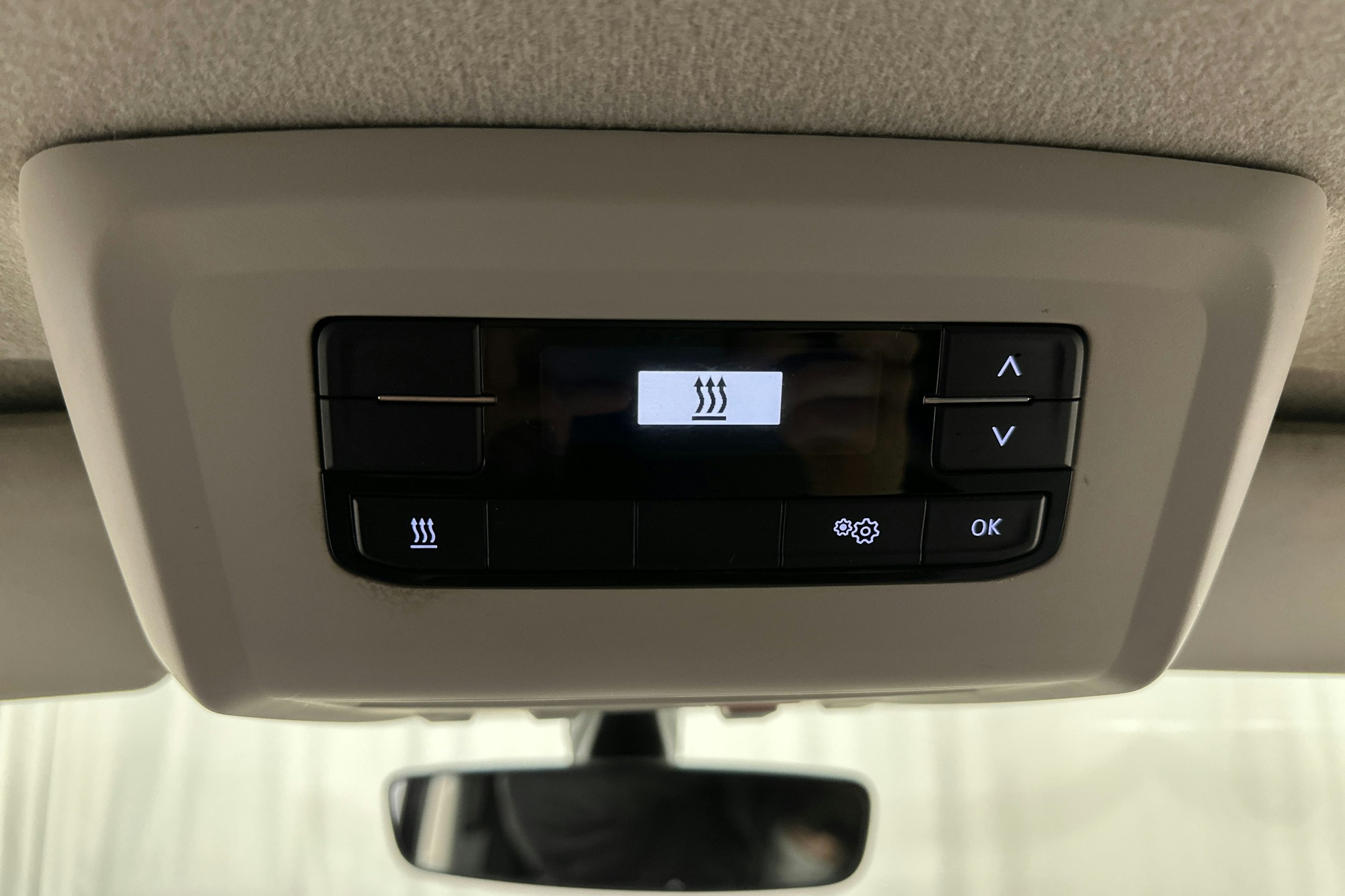 musta Volkswagen Transporter 2021 kuva 17.