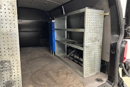 musta Volkswagen Transporter 2021 kuva 21.