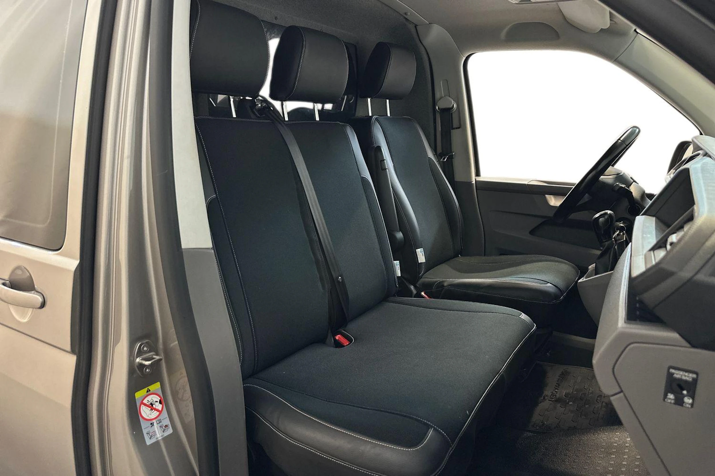 Ruskea (beige) Volkswagen TRANSPORTER 2021 kuva 11.