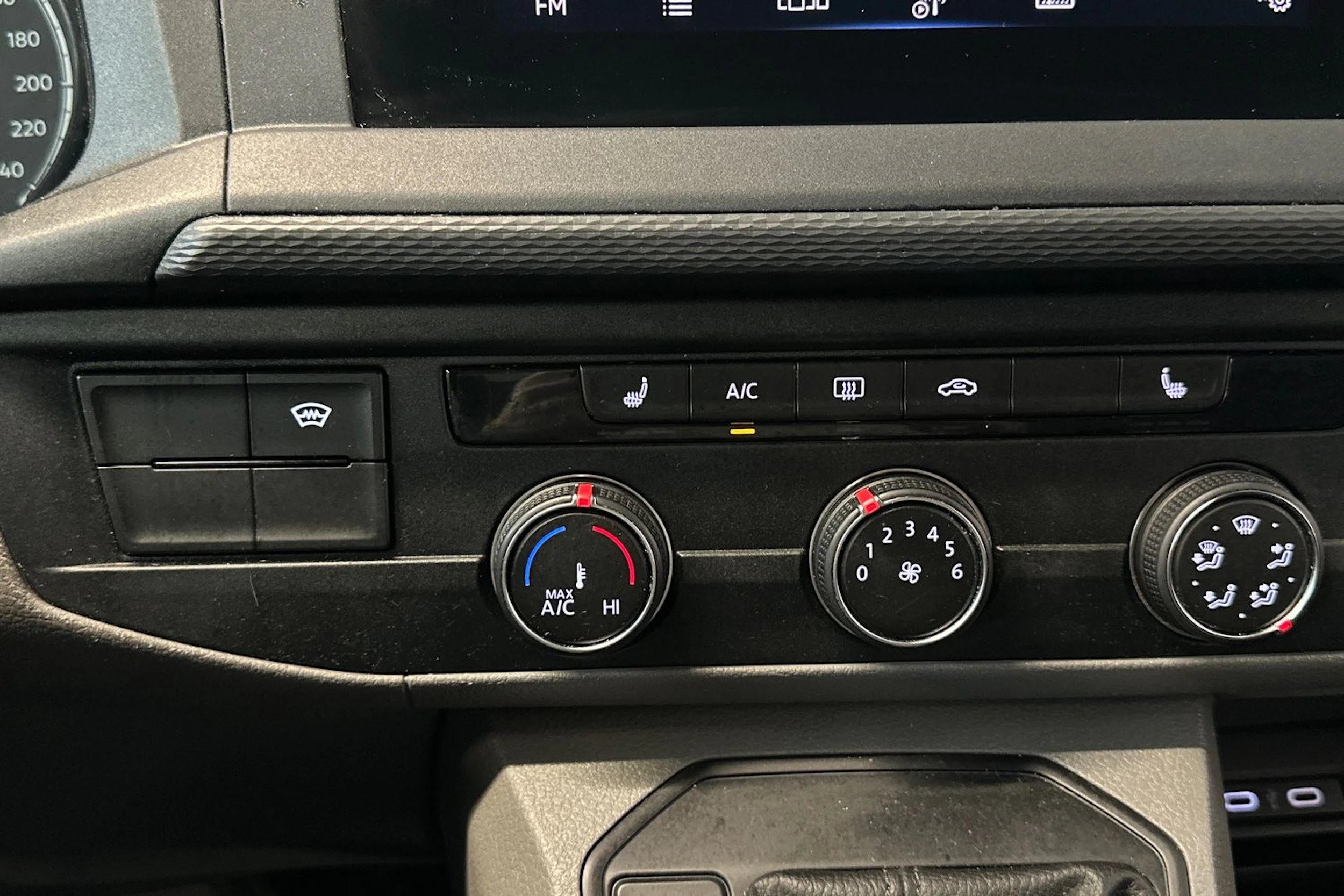Ruskea (beige) Volkswagen TRANSPORTER 2021 kuva 22.