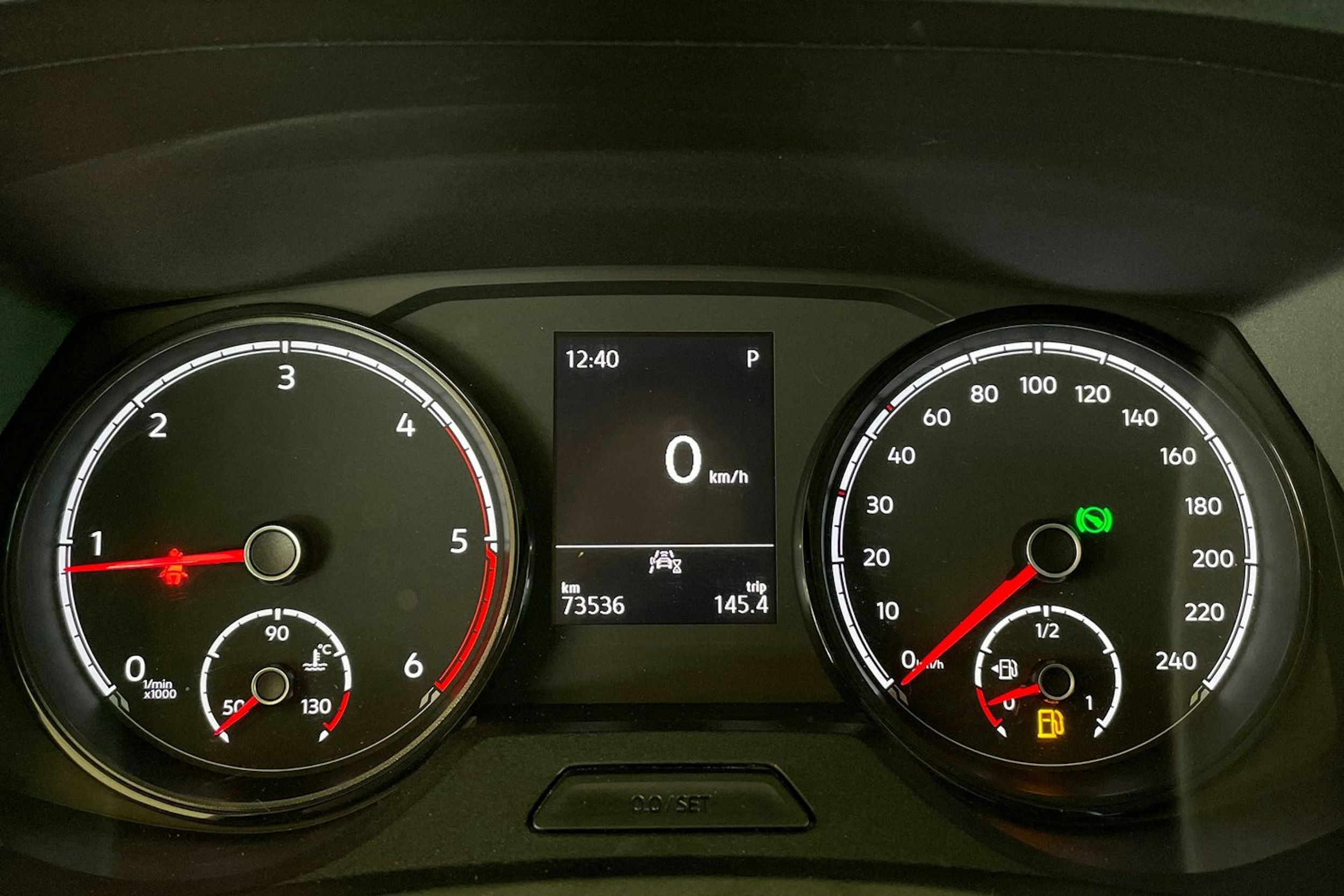 valkoinen Volkswagen Transporter 2021 kuva 16.