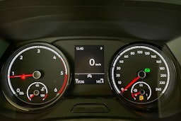 valkoinen Volkswagen Transporter 2021 kuva 16.