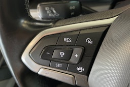 valkoinen Volkswagen Transporter 2021 kuva 17.