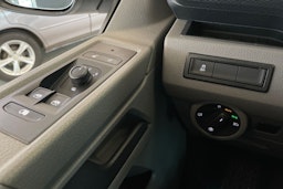 valkoinen Volkswagen Transporter 2021 kuva 19.