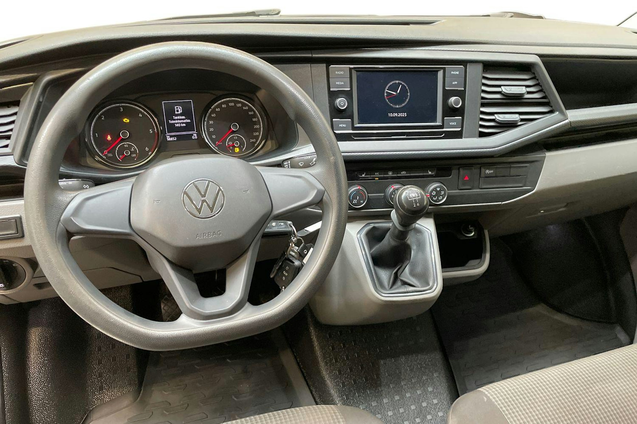 sininen Volkswagen Transporter 2021 kuva 9.
