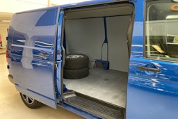sininen Volkswagen Transporter 2021 kuva 13.