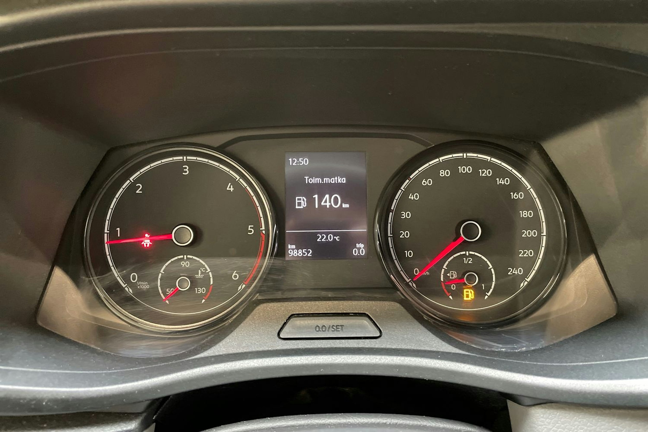 sininen Volkswagen Transporter 2021 kuva 17.