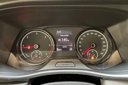 sininen Volkswagen Transporter 2021 kuva 17.