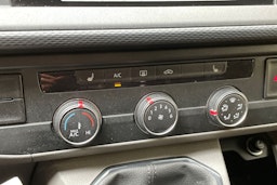 sininen Volkswagen Transporter 2021 kuva 21.
