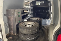 valkoinen Volkswagen Transporter 2021 kuva 15.