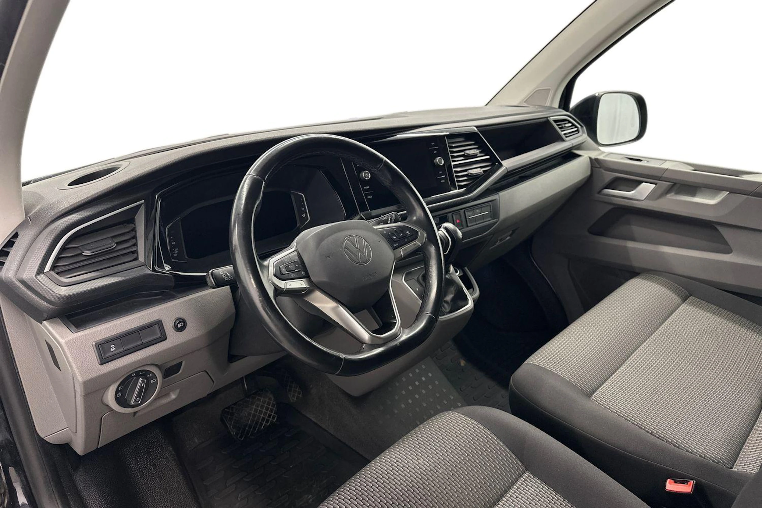 musta Volkswagen Transporter 2021 kuva 6.