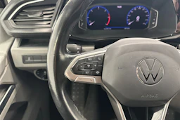 musta Volkswagen Transporter 2021 kuva 11.