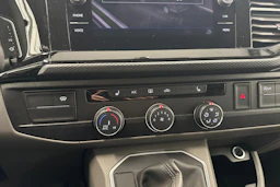 musta Volkswagen Transporter 2021 kuva 20.