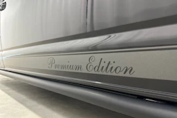 musta Volkswagen Transporter 2021 kuva 24.