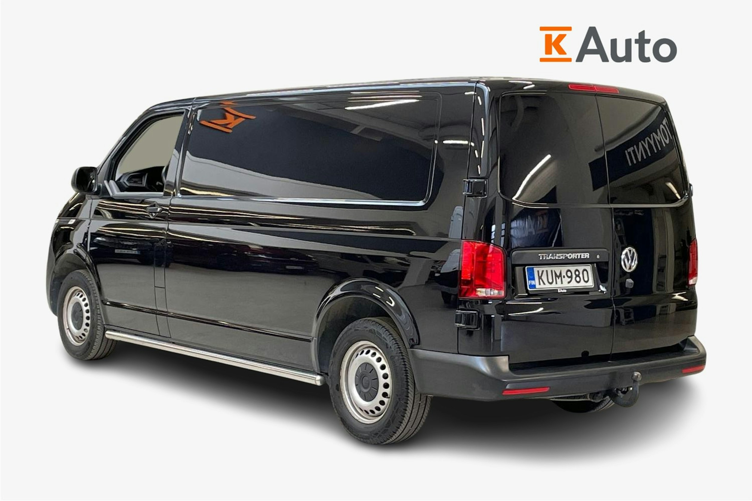 musta Volkswagen Transporter 2021 kuva 2.